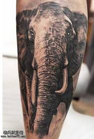 model negru de tatuaj de elefant gri