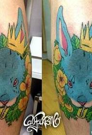 Modèle de tatouage de lapin jambe bleue