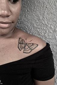 Rameno linie motýl tetování vzor