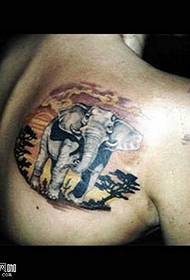 padrão de tatuagem de elefante africano de ombro