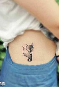 Белдегі кішкентай түлкінің татуировкасы