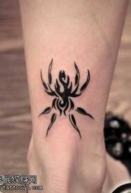 Модел на тетоважа со панделки Тотем, пајак