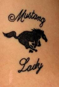 Alfabeto Inglês e cavalo preto tatuagem padrão