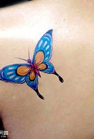 Узорак тетоваже лептира на рамену