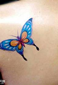 Modèle de tatouage papillon d'épaule