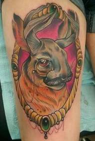 tatuaggio occhio di coniglio con tatuaggio
