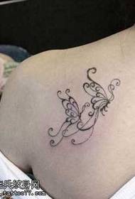 Tatuaj cu fluturi cu totem cu aspect bun pe umăr