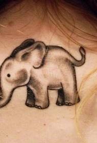 более реалистичная татуировка слона на большой руке