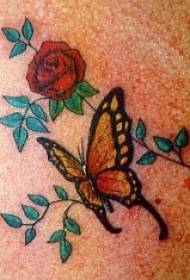 Monarch perhonen ja punainen ruusu tatuointi malli