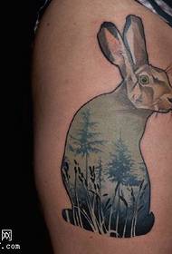 кролик татуювання візерунок на стегні