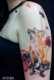 Modello tatuaggio braccio volpe gialla