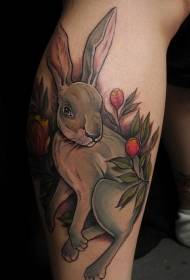 Buzağı renkli tavşan ve çiçek dövme deseni