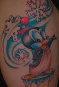 Pinguino simpatico cartone animato con motivo a fiocchi di neve tatuaggio