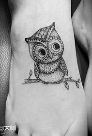 Modello del tatuaggio del gufo del piede