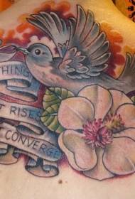 Aizmugures zilā putna un ziedu alfabēta tetovējuma modelis