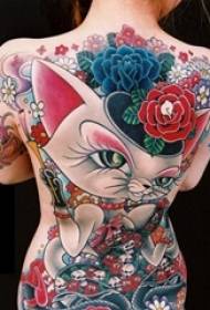 Verskeidenheid abstrakte tatoeëermerke op kat se kreatiewe persoonlikheidskets