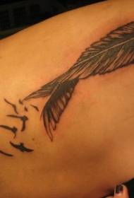 Pola tato bulu dan burung terbang