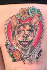 Kofshët e shkollës pikturuar bojëra uji skicë zemre në formë zemre fotografi tatuazhesh qen