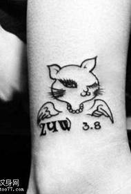Gattino alla caviglia, motivo tatuaggio angelo