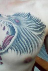 Personalizirana žestoka osoba koja ispada krv tetovirana slika vučje glave