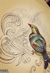 彩色鸟纹身图案