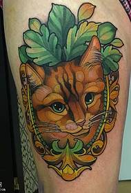 Patró de tatuatge de gat de cuixa