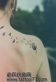 Imfashini ethandwayo ye-dandelion totem bird tattoo