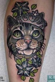 Model de tatuaj de desene animate de culoare picior pisică