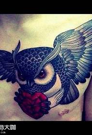 გულმკერდის owl tattoo ნიმუში