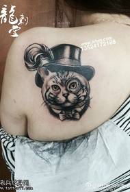 Shoulder gentleman's cat tattoo model