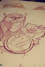 Manuscript owl saa rose muundo wa tattoo