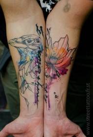 Arm svart svart blomma fågel och färgstänk tatuering mönster