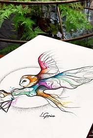 Ръкопис на татуировка сова с рисуване с акварелно мастило