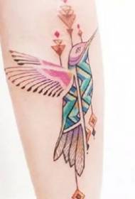 Patrón de tatuaje de colibrí - 9 fotos de tatuaxes de colibrí