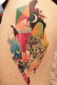 Мачка во стил на акварел и геометриска шема на тетоважи