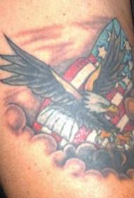 Burung elang sareng bendera Amérika dina pola tato méga