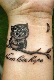 Super léif schwaarz prickly Owl Tattoo Muster