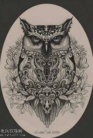 Manuscrittu modellu tatuatu owl