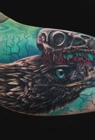 Tengkorak burung besar lengan besar dengan pola tatu gagak