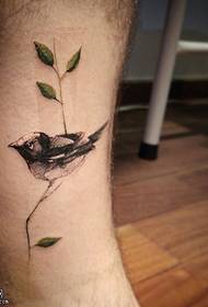 Узорак птице за тетоважу ногу