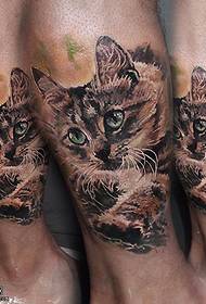 Kitten mfano wa tattoo kwenye mguu