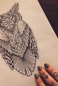 European at American school owl personality na pattern ng pattern ng tattoo
