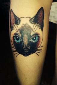 Iespaidīgs Siāmas kaķu krāsas tetovējums