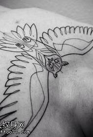 Modello tatuaggio tatuaggio gufo posteriore