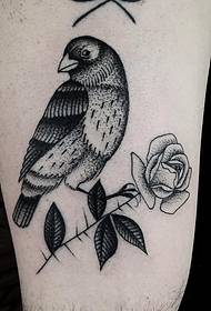Училище точка трън птица роза черно сиво татуировка татуировка модел