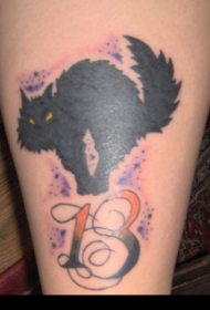 Квіткова фігура і візерунок татуювання чорна кішка