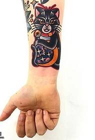 Liten arm katt tatoveringsmønster