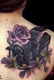Skulder realistisk rose bird tatoveringsmønster
