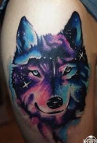 Brazo dos nenos pintado acuarela bosquexo creativo elemento estrelas tatuaxe lobo cabeza
