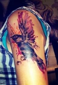 Ingalo yamantombazane idwetshwe emgqeni olula we-gradient bird bird tattoo isithombe